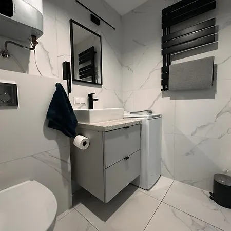 Niewielki Z Dwoma Sypialniami- Self Check-in